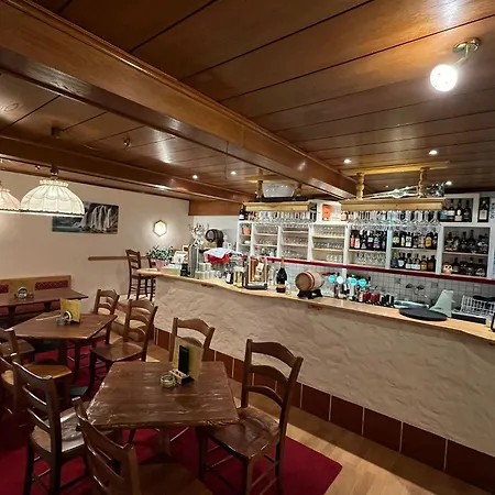 בית הארחה Gasthof-pension Alt Kirchheim באד קליניקירשהיים