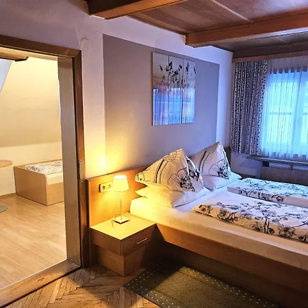 Gasthof-pension Alt Kirchheim Guest house