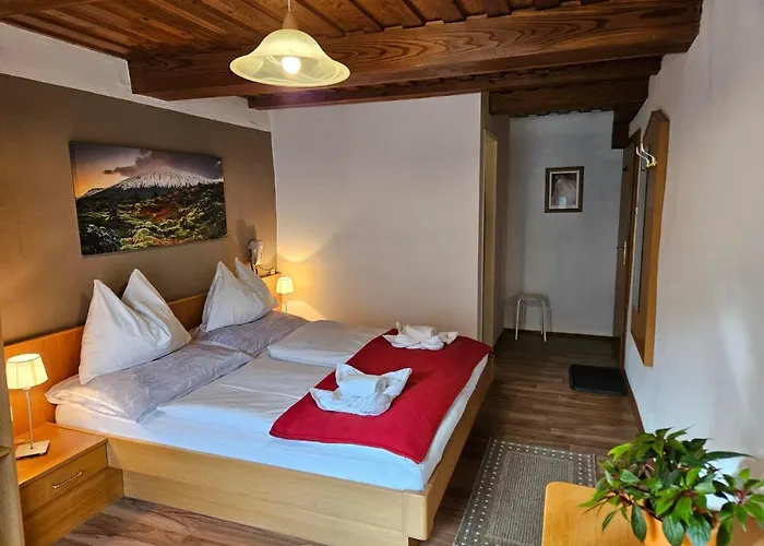 Gasthof-pension Alt Kirchheim Pensión Bad Kleinkirchheim