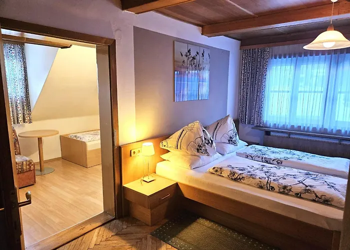 Gasthof-pension Alt Kirchheim Pensión